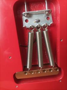 Bloque Laton con 3 resortes Squaier Cv 50's 18-05-25.jpg