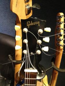 1 remato-guitarra-gibson-sg-special-faded-del-2005-usa-20063-MPE20182655521_102014-F.jpg