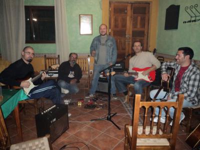 STAFF BACHATEANDO.JPG