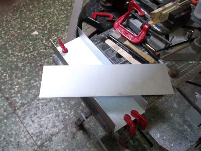 base del tubo cortado y formando una U.jpg