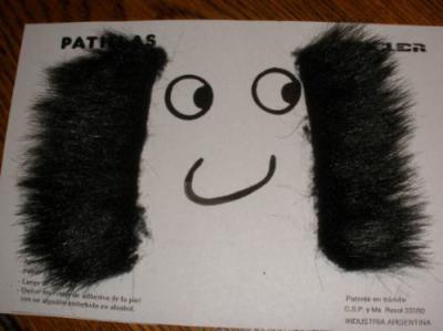 patillas-negras-postizas-pdisfraz-con-adhesivo_MLA-O-97655911_8283.jpg