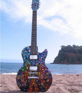 Muse Guitarra mosaico The Resistance.jpg