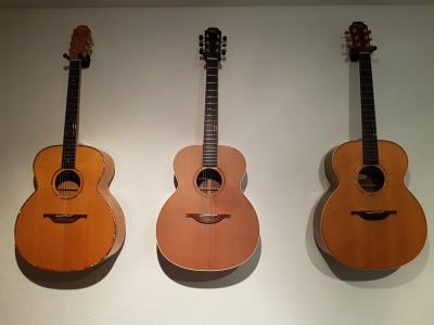 3 lowden grandes.jpg