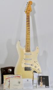 2017-stratocaster-trans-blonde-1.jpg