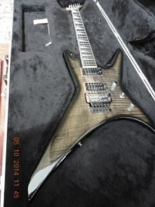 jackson-wr1-transparent-black-usa-select-22881-MLM20237190363_022015-F.jpg