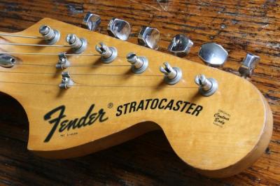1_fender_strat_1972_New_cyclovac_synthetic_bone_nut.jpg
