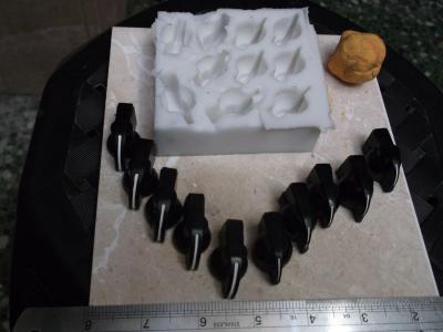 gallinitas fuera de su molde.jpg