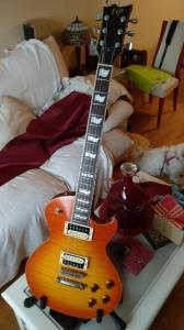 Les Paul sin funda.jpg