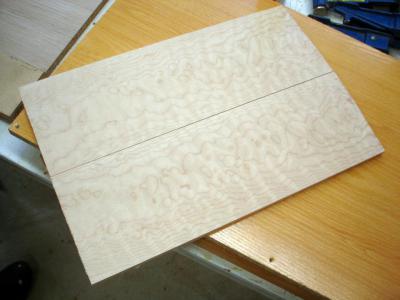 07_Tapas de arce Larwen guitars.jpg