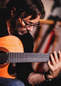 AL-DI-MEOLA.jpg