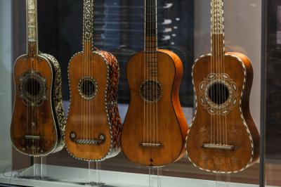 fig 44 cuatro_guitarras.jpg