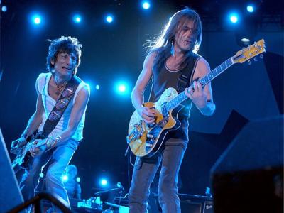 Malcolm-Young-Ron Wood.jpg