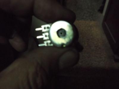 Agujero tambor y eje de metal.jpg