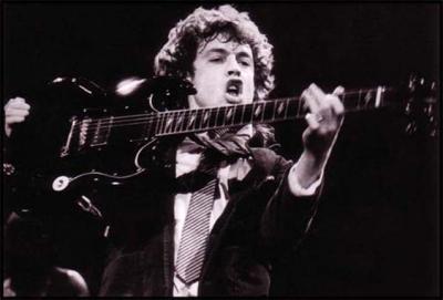 angus-young.jpg