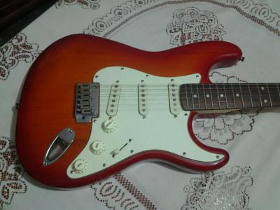 1389825705_588403690_4-Vendo-Guitarra-Fender-squier-Hobbies-Arte-Deportes.jpg
