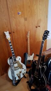 GIBSON ES-335_GRETSCH WF_TELECA 83 FULLERTON.jpg