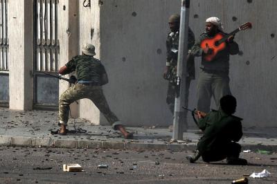 Libyan_Guitar_hero_1.jpg