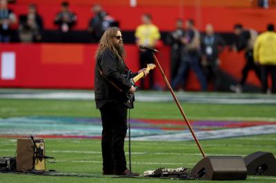 chris-stapleton-performs-national-anthem-super-bowl-lvii936-1.jpg