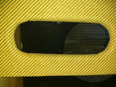 Agujeros de la tapa trasera más grandes por un lado que por otro.jpg