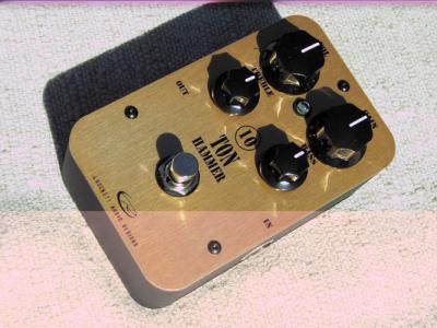 Rockett_pedals_10_Ton_Hammer.jpg