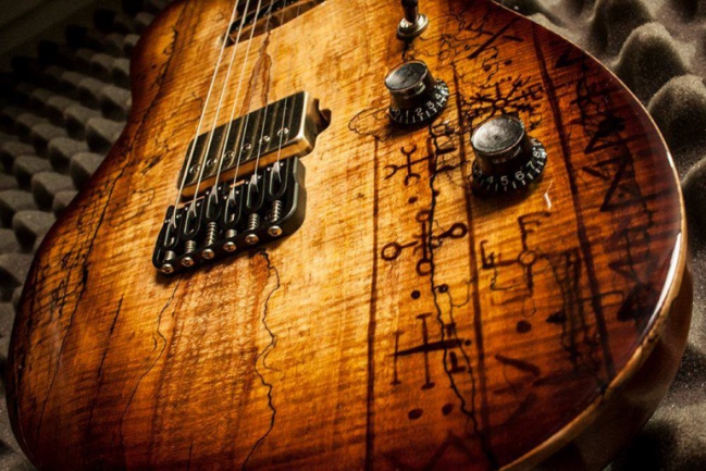 Kurgan KtvM Spalted Runas