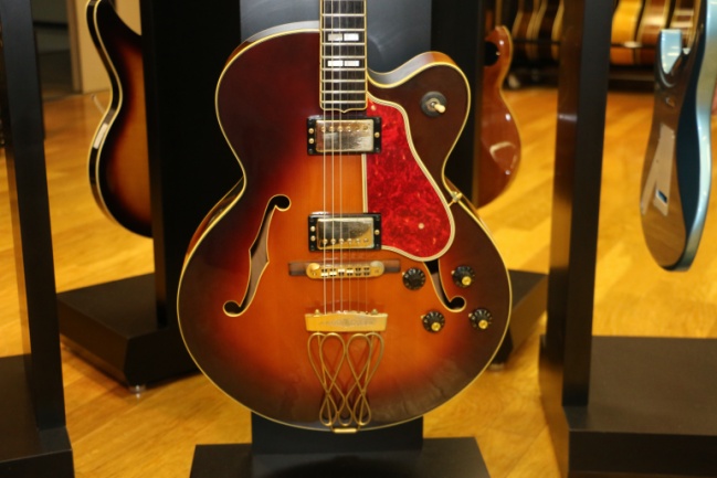 Museo - Yamaha AE1200