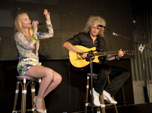 Brian May y Kelly Ellis