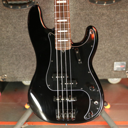 Fender Duff McKagan Signature