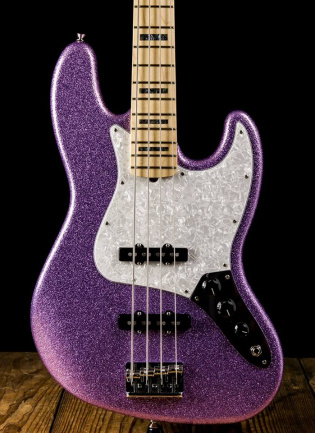 Fender Adam Clayton