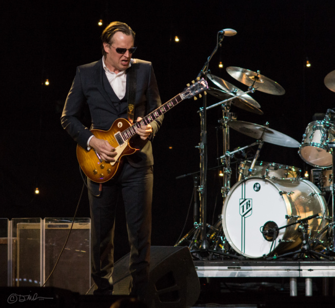 Joe Bonamassa, en contra de los in-ear y a favor de poner el ampli bien fuerte | Guitarristas