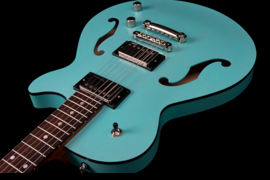 Montreal_Premiere_Laguna_Blue_inverse