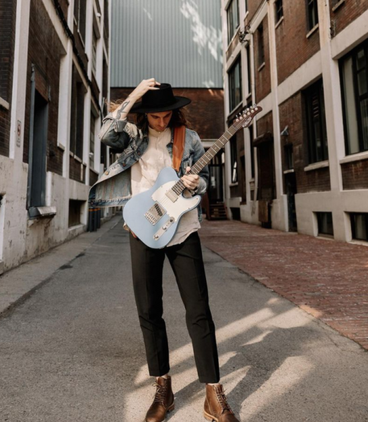 Nick Johnston y su nueva signature