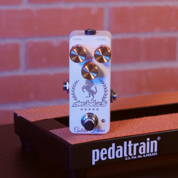 Decibelics Golden Horse