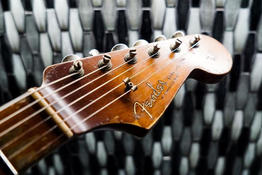 Buddy Guy Strat Jason Momoa - frontal pala
