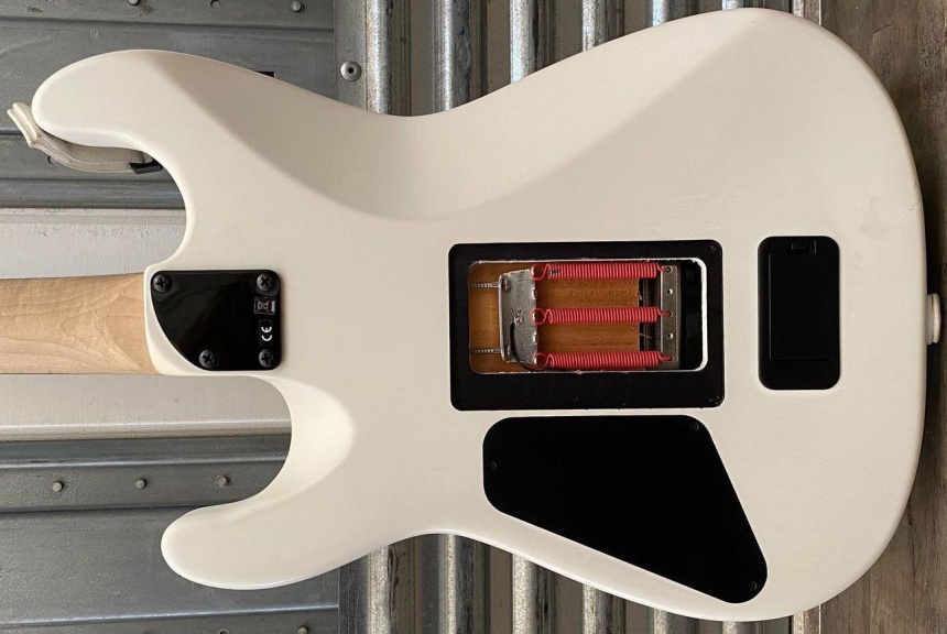 Charvel San Dimas Jim Root - blanca muelles