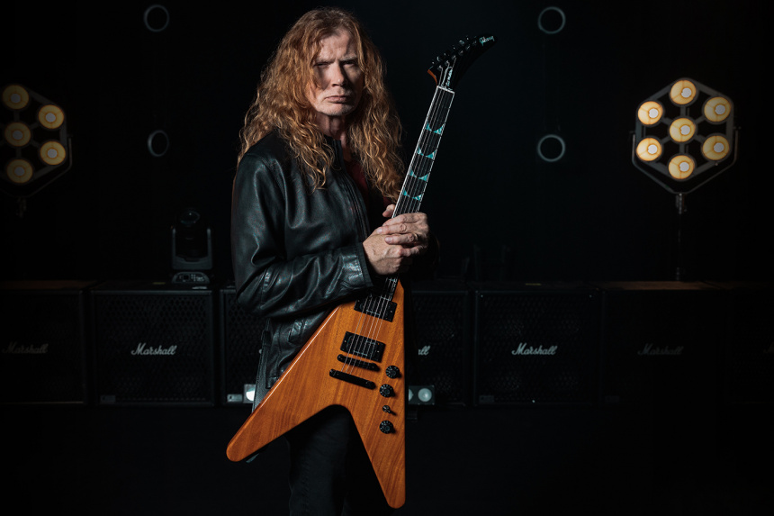 Dave Mustaine con la Flying V EXP en acabado Natural