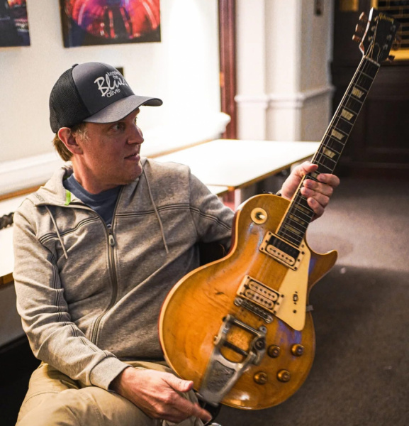 Joe Bonamassa con su Gibson Les Paul Standard Burst de 1960