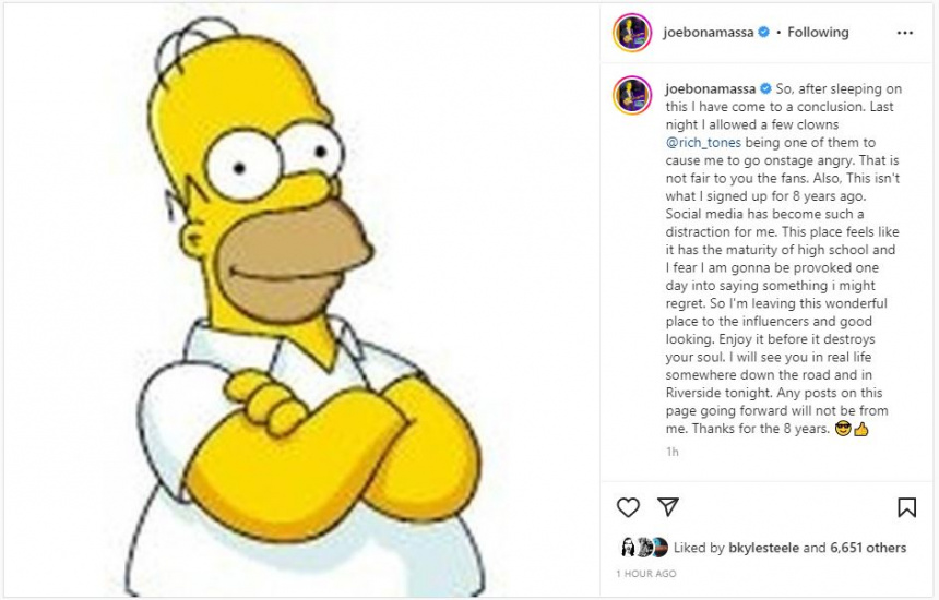 Bonamassa anunciando que abandona las RRSS