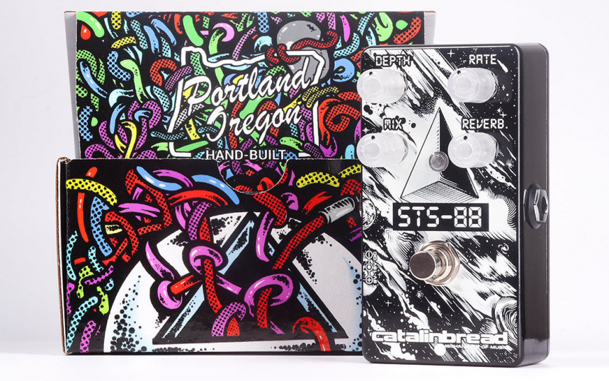 Catalinbread STS-88 con su caja