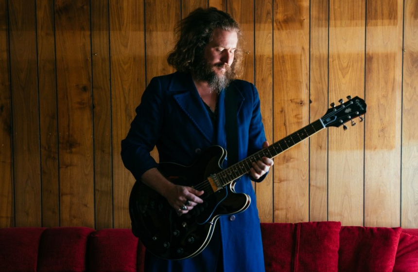 Jim James con su Epiphone ES-335