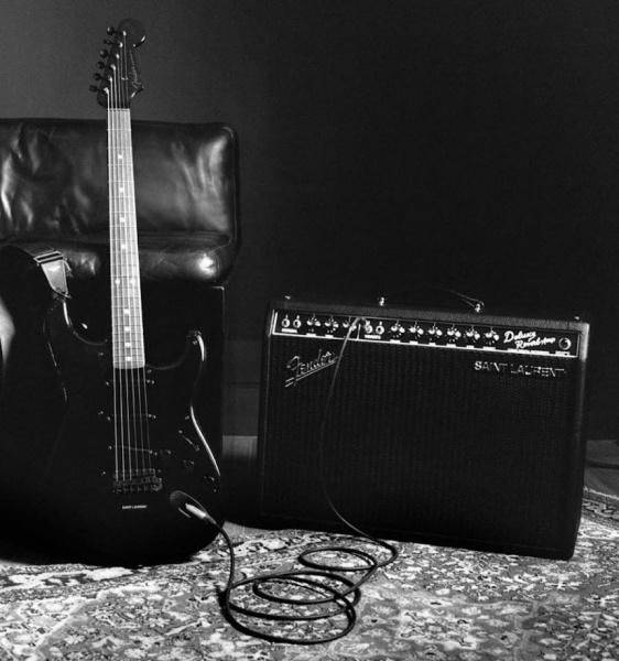 Fender Saint Laurent Stratocaster y '65 Deluxe Reverb