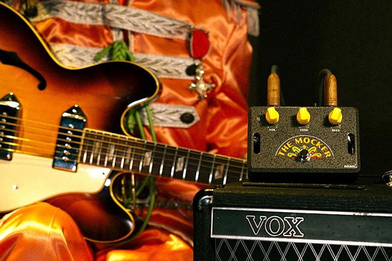 The Mocker sobre ampli Vox