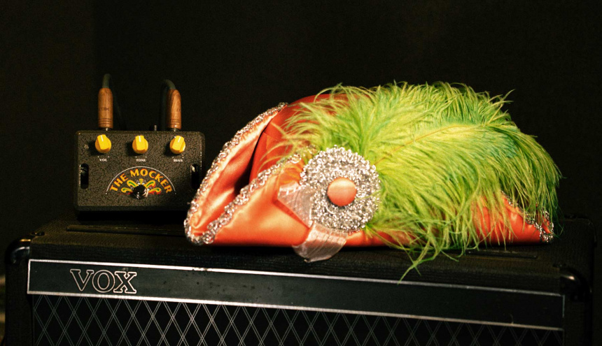 Aclam Guitars The Mocker sobre ampli Vox