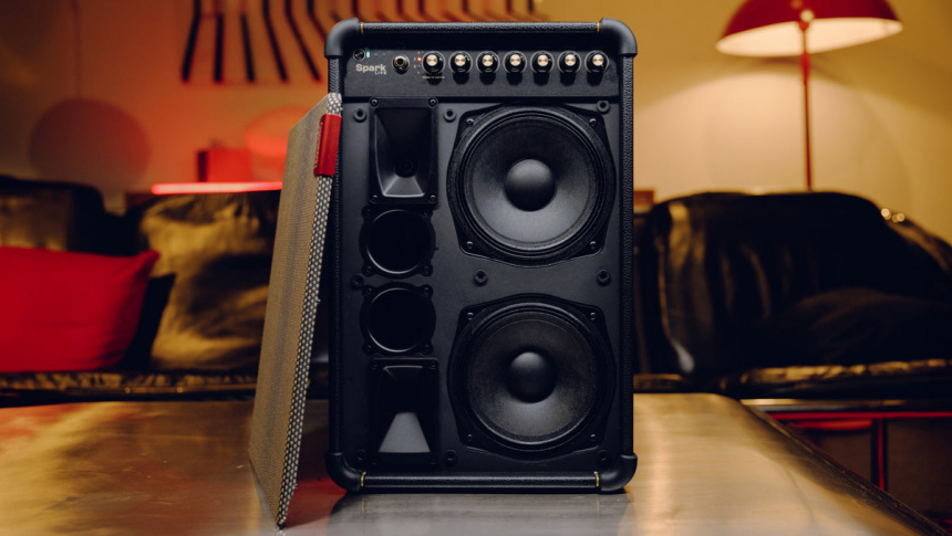 Altavoces de la Positive Grid Spark Live