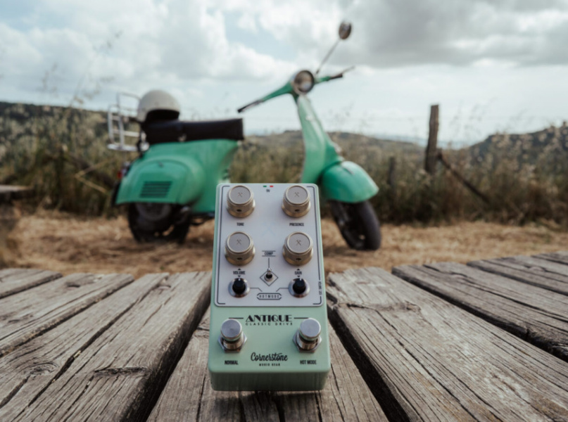 Cornerstone Antique Classic Drive V3 con Vespa