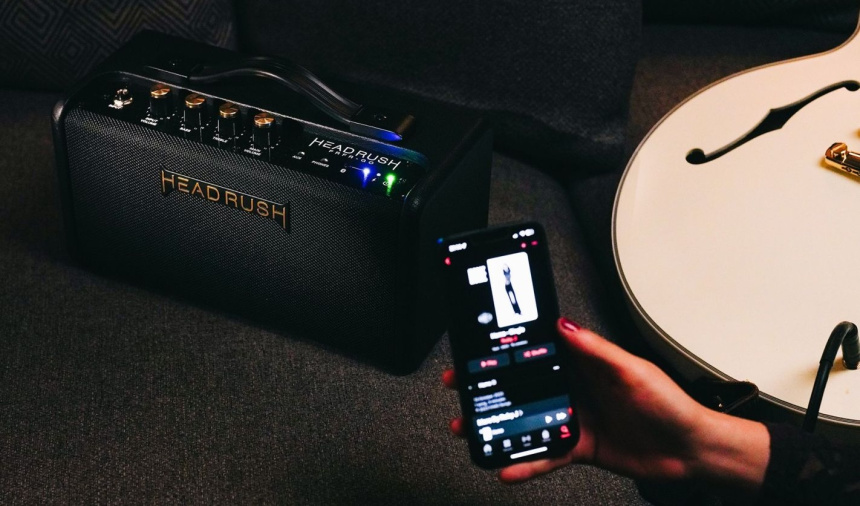 HeadRush FRFR-GO conectado por Bluetooth