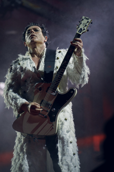 Richard Z Kruspe con ESP RZK III