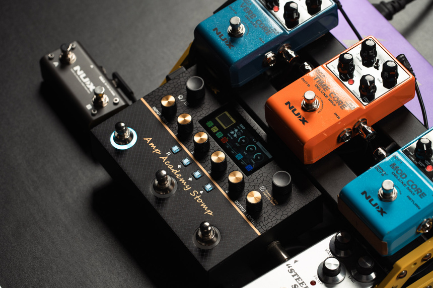 Nux Amp Academy Stomp con pedales