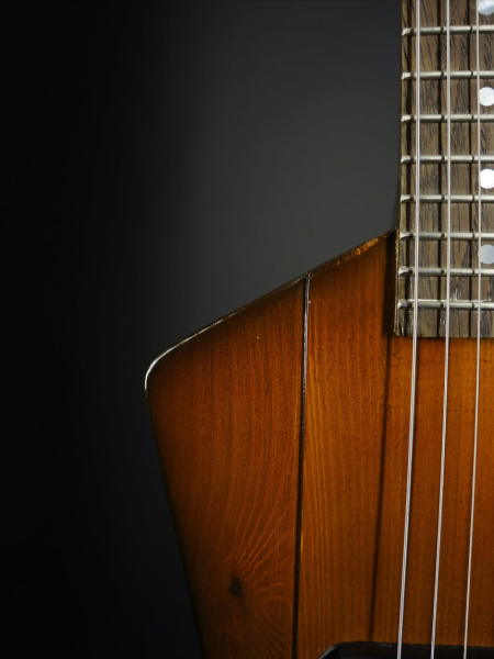 Detalle del modelo modelo IB de NN Electric Guitars