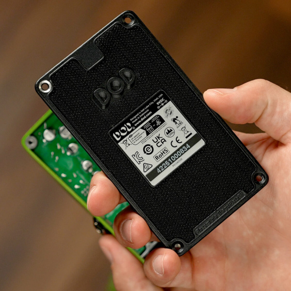 Tapa con velcro del Digitech DOD Badder Monkey